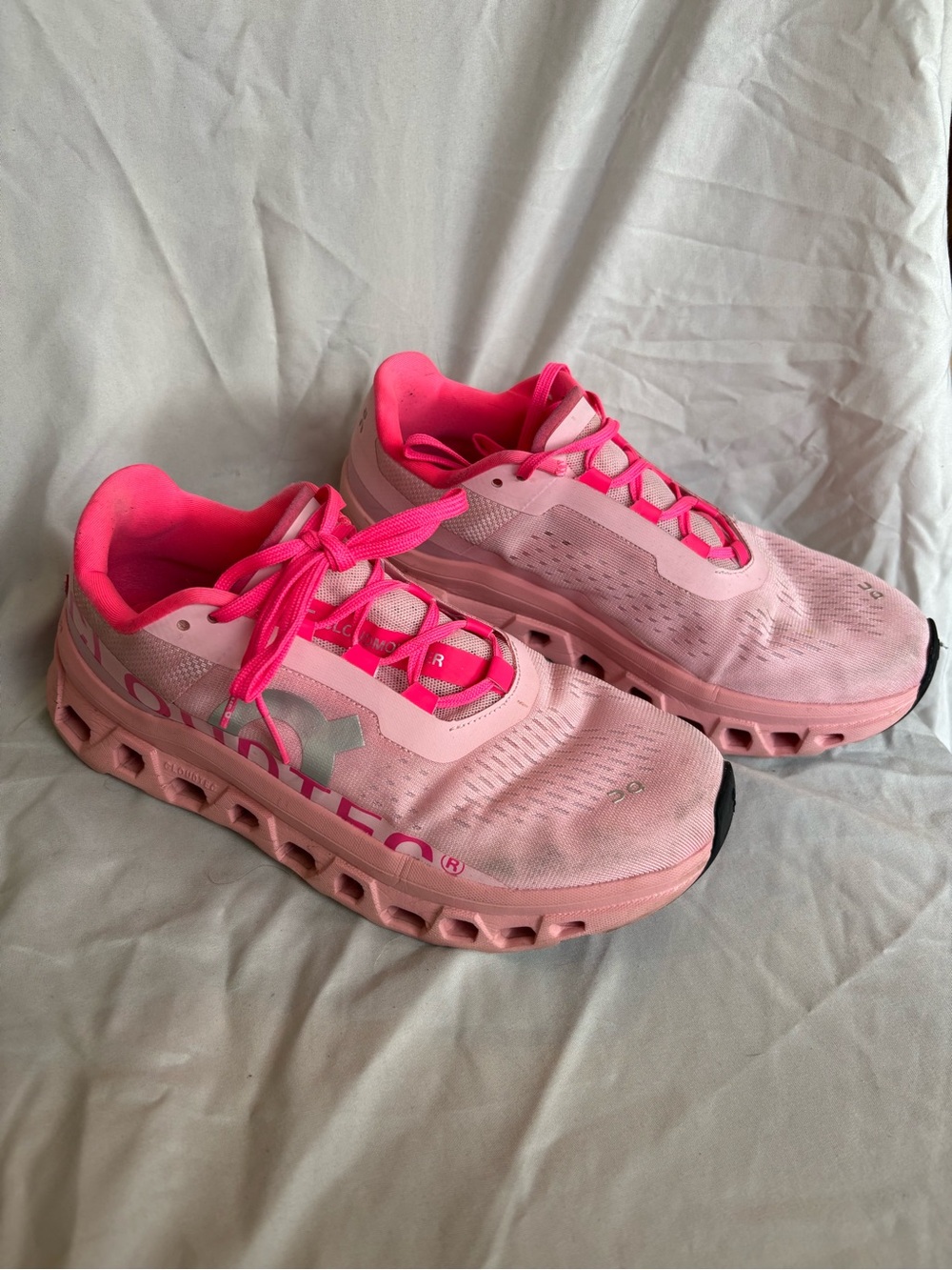 On Running Cloud Women's Pink Athletic Running Shoes - Picture 2 of 3